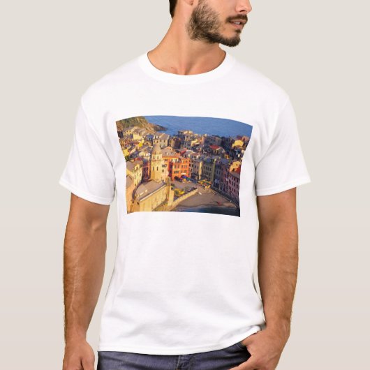 Europa, Italien, Cinque Terre. Dorf Vernazza T-Shirt (Vorderseite)