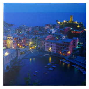 Europa, Italien, Cinque Terre, Vernazza. Hanglage Fliese