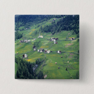 Europa, Italien, Dolomiten. Dieses kleine Dorf Button