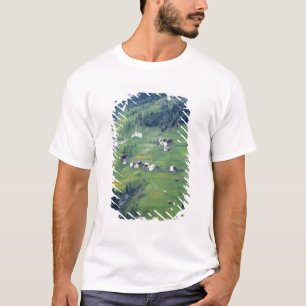 Europa, Italien, Dolomiten. Dieses kleine Dorf T-Shirt