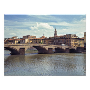 Europa, Italien, Florenz. Der Arno-Fluss fließt Fotodruck
