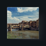 Europa, Italien, Florenz. Ponte Vecchio Button<br><div class="desc">Europa,  Italien,  Florenz Der Ponte Vecchio erstreckt sich über den Fluss Arno in Florenz,  ein Weltkulturerbe,  Italien � Ric Ergenbright/DanitaDelimont.com</div>