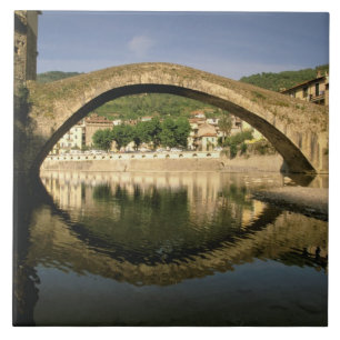 Europa, Italien, Ligurien, Dolceacqua, Riviera di Fliese