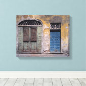 Europa, Italien, Lucca. Diese alten Türen ergänzen Leinwanddruck (Insitu (Holzboden))