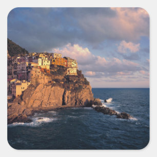 Europa, Italien, Manarola. Die klippen-nestigen Quadratischer Aufkleber