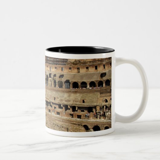 Europa, Italien, Rom. Das Colosseum (alias Zweifarbige Tasse (Rechts)