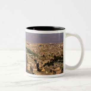 Europa, Italien, Rom, Der Vatikan. Blick von St. Zweifarbige Tasse