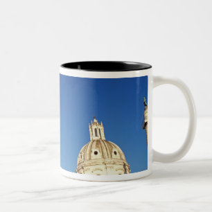 Europa, Italien, Rom. Santa Maria Di Lorento und Zweifarbige Tasse