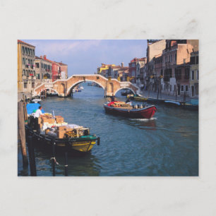 Europa, Italien, Venedig. Boote bringen Postkarte