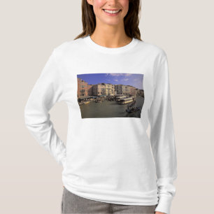 Europa, Italien, Venedig, Bootsverkehr bei Rialto T-Shirt