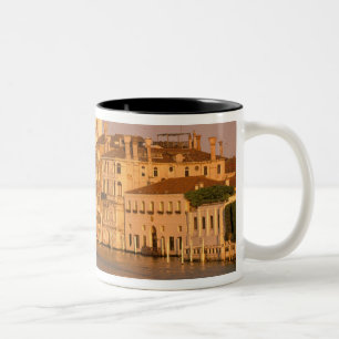Europa, Italien, Venetien, Venedig. Sonnenuntergan Zweifarbige Tasse