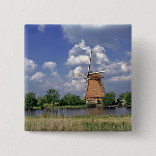 Europa, Niederlande, Kinerdijk. Eine Windmühle si Button