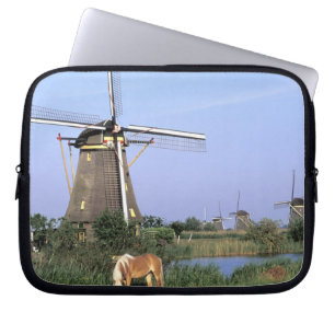 Europa, Niederlande, Zuid Holland, Kinderdijk. 2 Laptopschutzhülle