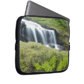 Europa, Norwegen. Wasserfall. Laptopschutzhülle (Vorne Rechts)
