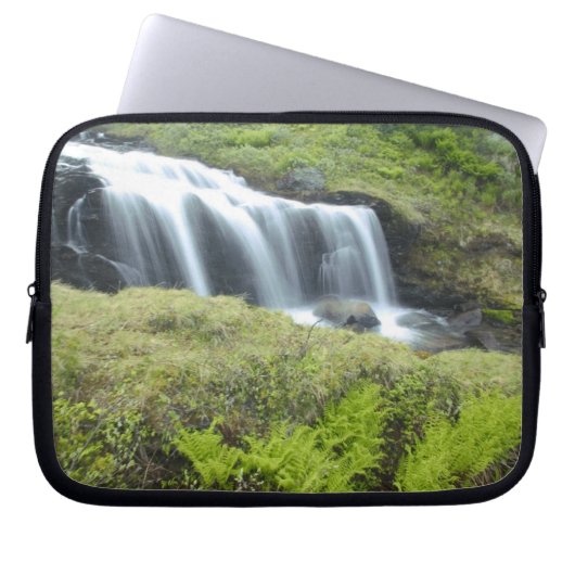 Europa, Norwegen. Wasserfall. Laptopschutzhülle (Vorderseite)