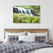 Europa, Norwegen. Wasserfall. Leinwanddruck (Insitu (Schlafzimmer))