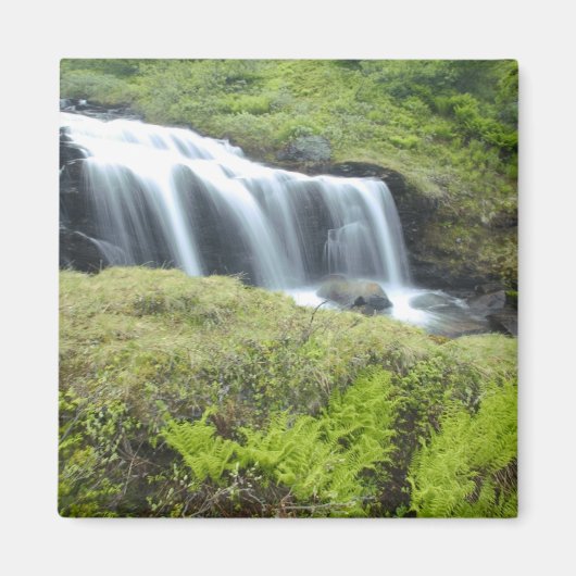 Europa, Norwegen. Wasserfall. Magnet (Vorne)