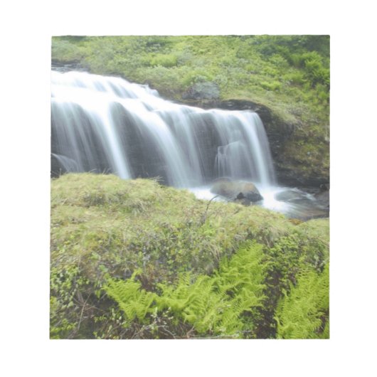 Europa, Norwegen. Wasserfall. Notizblock (Vorderseite)