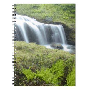 Europa, Norwegen. Wasserfall. Notizblock