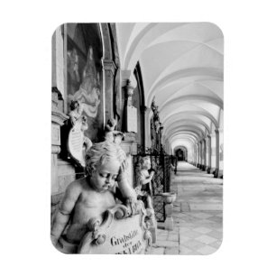 Europa, Österreich, Salzburg. Cherub und Denkmal  Magnet