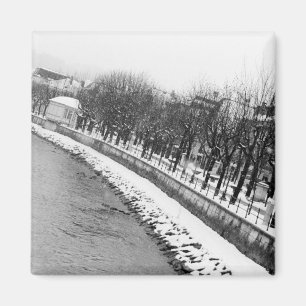 Europa, Österreich, Salzburg. Das Ufer des Flusses Magnet