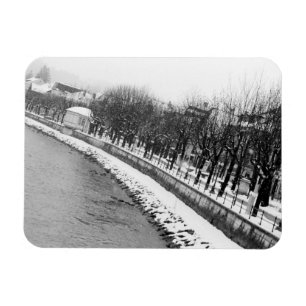 Europa, Österreich, Salzburg. Das Ufer des Flusses Magnet