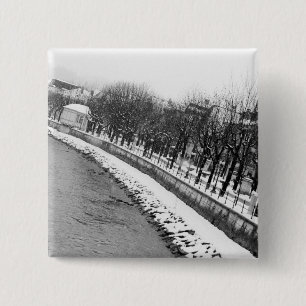 Europa, Österreich, Salzburg. Ufer des Flusses Button