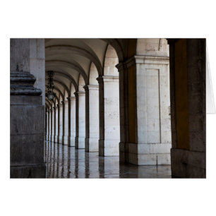 Europa, Portugal, Lissabon. Säulen der Arkade
