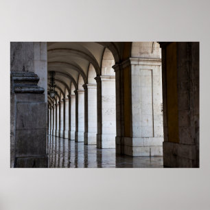 Europa, Portugal, Lissabon. Säulen der Arkade Poster