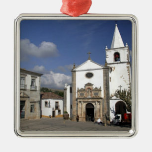 Europa, Portugal, Obidos. Kirche Santa Maria in Ornament Aus Metall