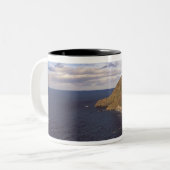 Europa, Schottland, Aberdeen. Außenansicht Zweifarbige Tasse (Vorderseite Links)