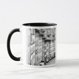 Europa, Schweiz, Bern. Altstadtgebäude Tasse