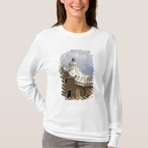 Europa, Spanien, Katalonien, Barcelona. Park Guell T-Shirt