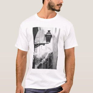 Europa, Spanien, Mallorca. Straßenlaternen, Palma T-Shirt
