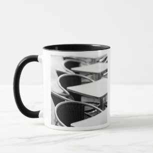 Europa, Spanien, Mallorca. Tische im Café, Palma Tasse