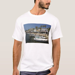 Europa, Spanien, Menorca. Fischen T-Shirt
