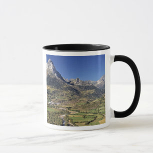 Europa, Spanien, Sallent de Gallego. Klein Tasse