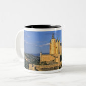 Europa, Spanien, Segovia. Der Alcazar, eine Welt Zweifarbige Tasse (Vorderseite Links)