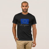 Europäer mit EU-Flagge T-Shirt (Vorne ganz)