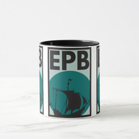 Eva Pohler bucht Tasse (Zentrum)