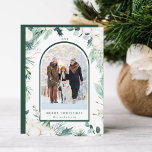 Evergreen & Cotton Blume Arche Foto Winter Feiertagskarte<br><div class="desc">Dieses Weihnachtsfest | Die Urlaubskarte bietet handbemalte Weihnachtsgrün,  Blume aus Baumwolle,  die mit goldenen und wasserfarbenen Texturen und einem grünen Hintergrund auf der Rückseite gefertigt wurden.</div>