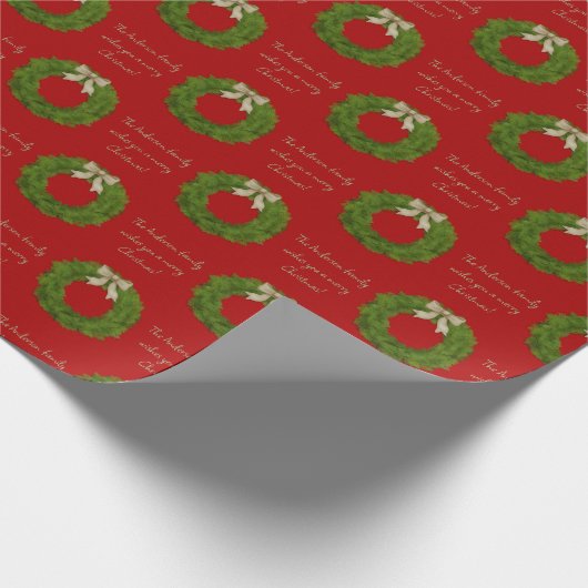 Evergreen Kranz mit Bow Custom Message Christmas Geschenkpapier (Ecke)