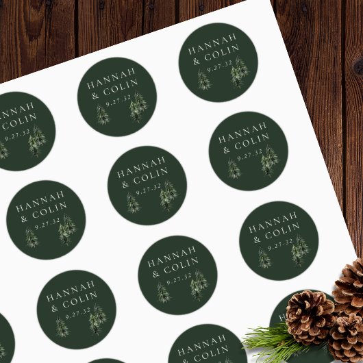 Evergreen Mountain Glen White Green Black Runder Aufkleber