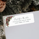 Evergreen Pine Christmas Wedding Rücksendeadresse<br><div class="desc">Diese eleganten Rücksendeadressen-Aufkleber sind perfekt für Winterhochzeiten und Urlaubspausen geeignet und verfügen über ein winterliches, immergrünes Bouquet aus Holz mit grünen Sprigs und Kiefernzäunen, die mit bordeauxroten, heiligen Beeren dekoriert sind. Finden Sie passende Produkte in der Kollektion, und fühlen Sie sich frei, mich durch Zazzle Chat zu benachrichtigen, wenn Sie...</div>