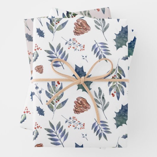 Evergreen Pinecones & Berries Green, White, Red Geschenkpapier Set (Beispiel)