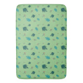 Evergreen Tree Blätter & Red Holly Berries Badematte (Vorderseite Vertikal)