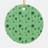 Evergreen Tree Blätter & Red Holly Berries Keramik Ornament (Vorne)