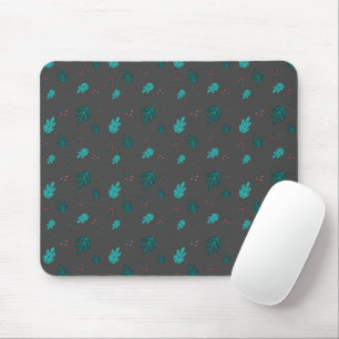 Evergreen Tree Blätter & Red Holly Berries Mousepad