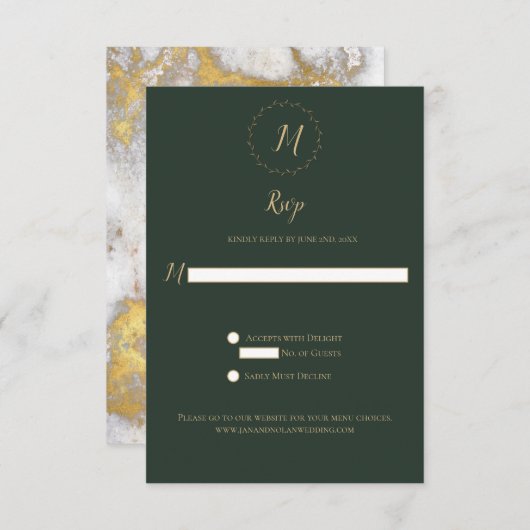 Evergreen und Gold Marble Monogram Vertikale UAWG RSVP Karte (Vorne/Hinten)