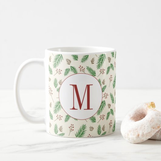 Evergreen Winter Floral Initial Monogram Christmas Kaffeetasse (Mit Donut)